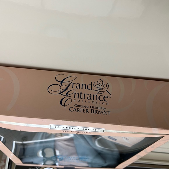 Mattel Barbie Collectibles Doll “Grand Entrance”Carter Bryant 1st in Series NIB - Picture 6 of 7